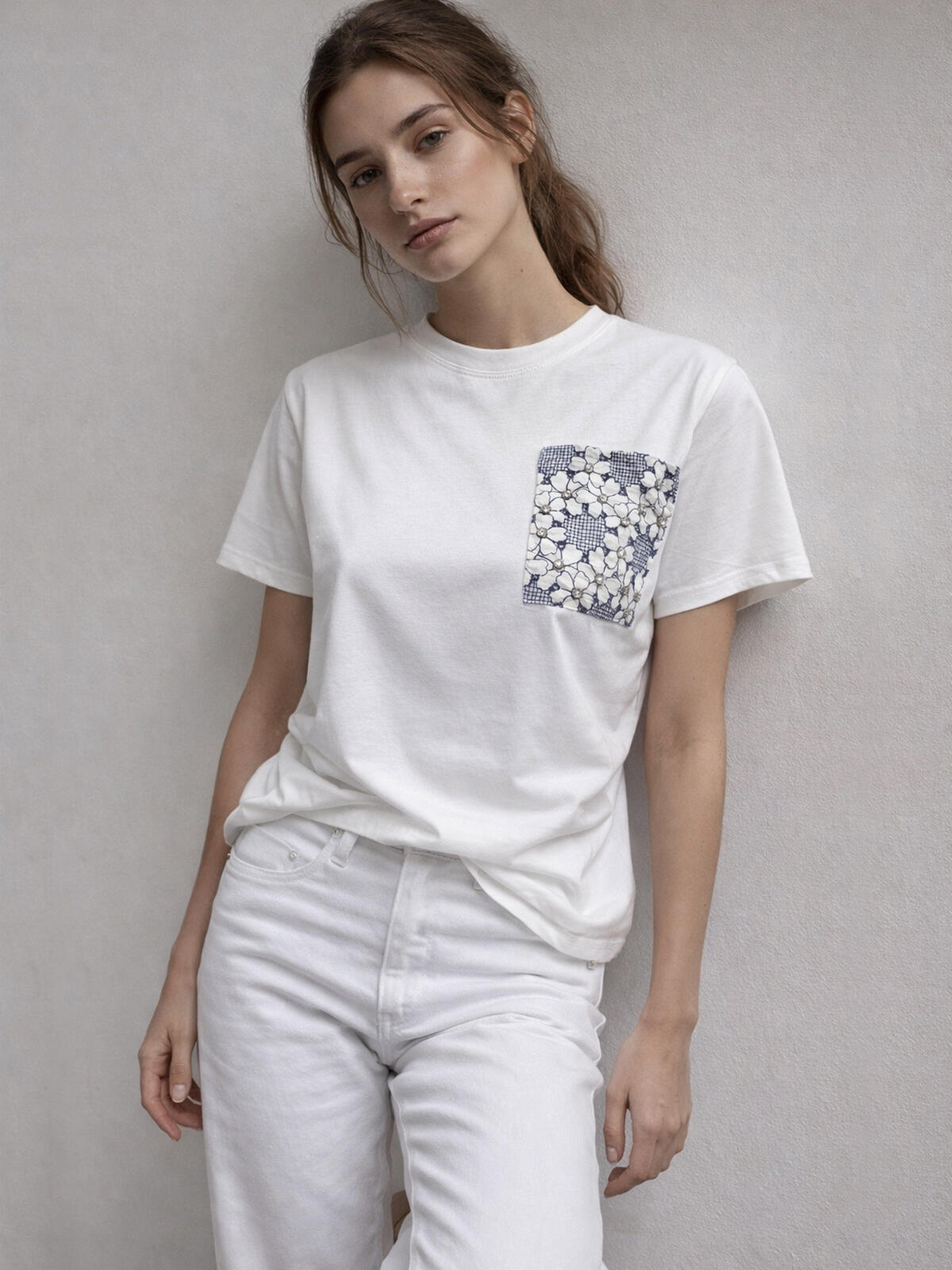 T-shirt bawełniany z kieszonką