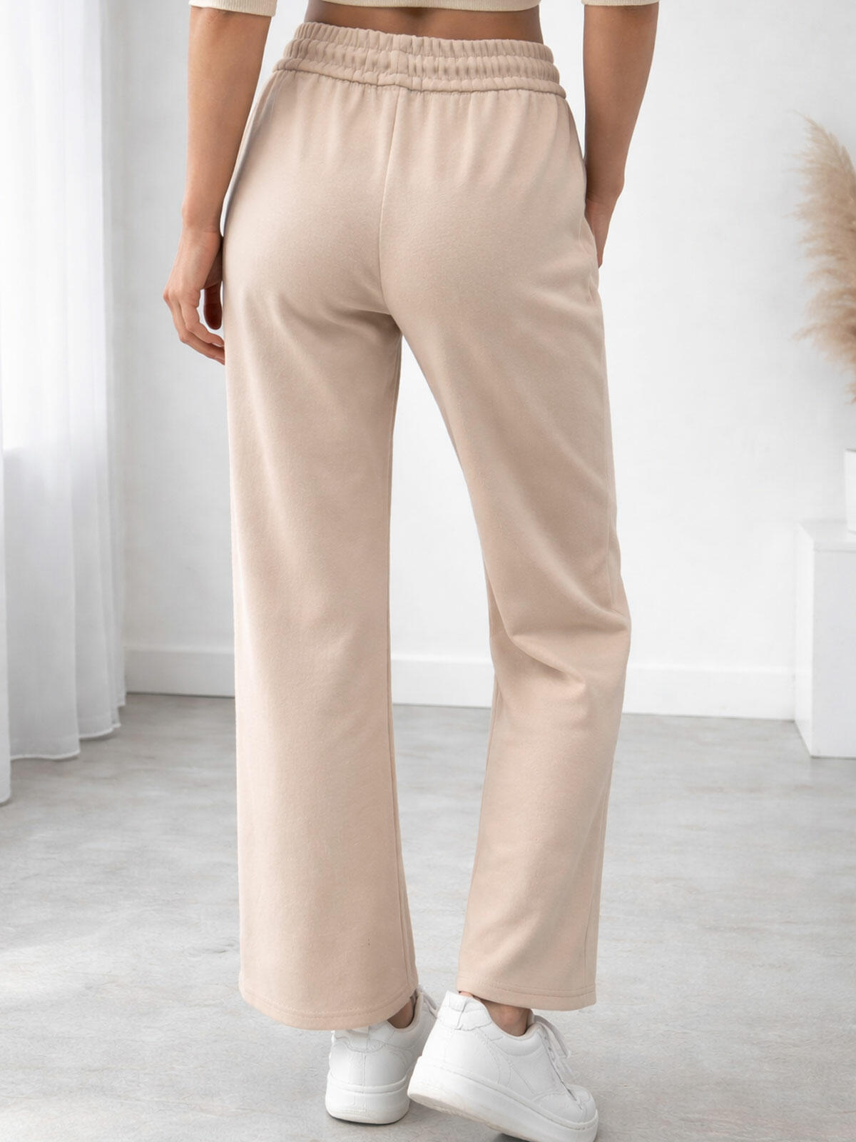 Spodnie dresowe z kieszeniami