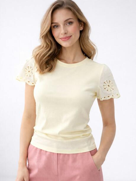 Bawełniana bluzka z ażurowym rękawem