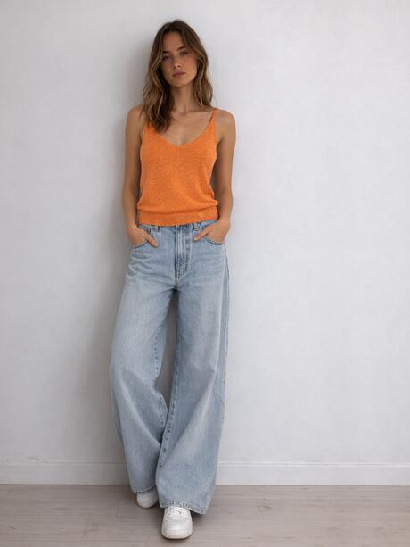 Top z metaliczną nitką