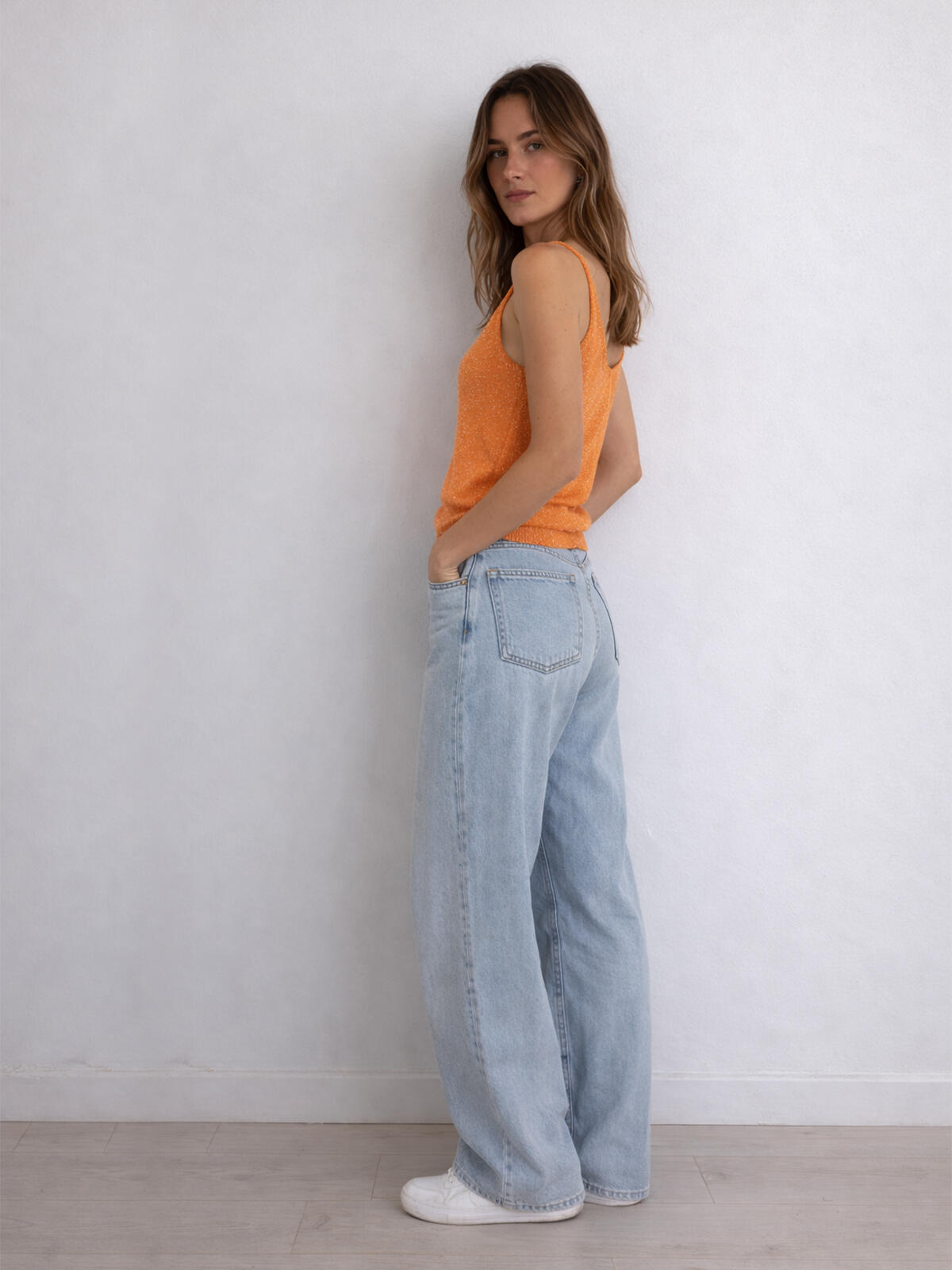 Top z metaliczną nitką