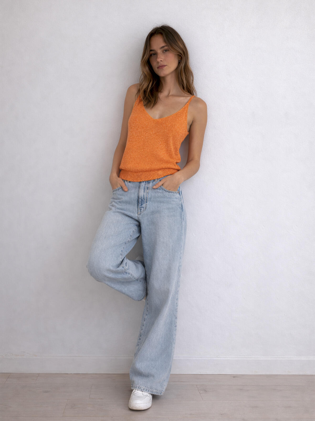 Top z metaliczną nitką