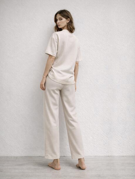 Spodnie z przeszyciami