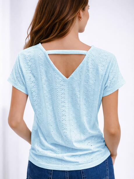 Ażurowa bluzka z dekoltem V