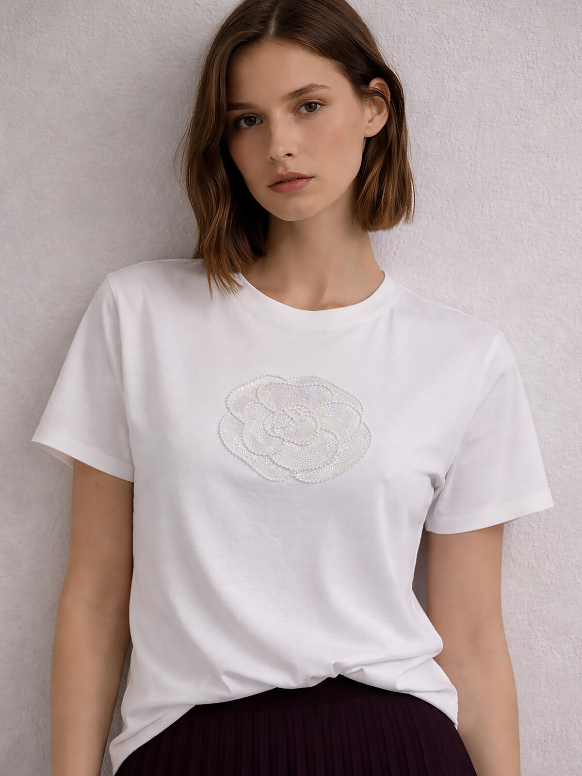 T-shirt z ozdobną aplikacją