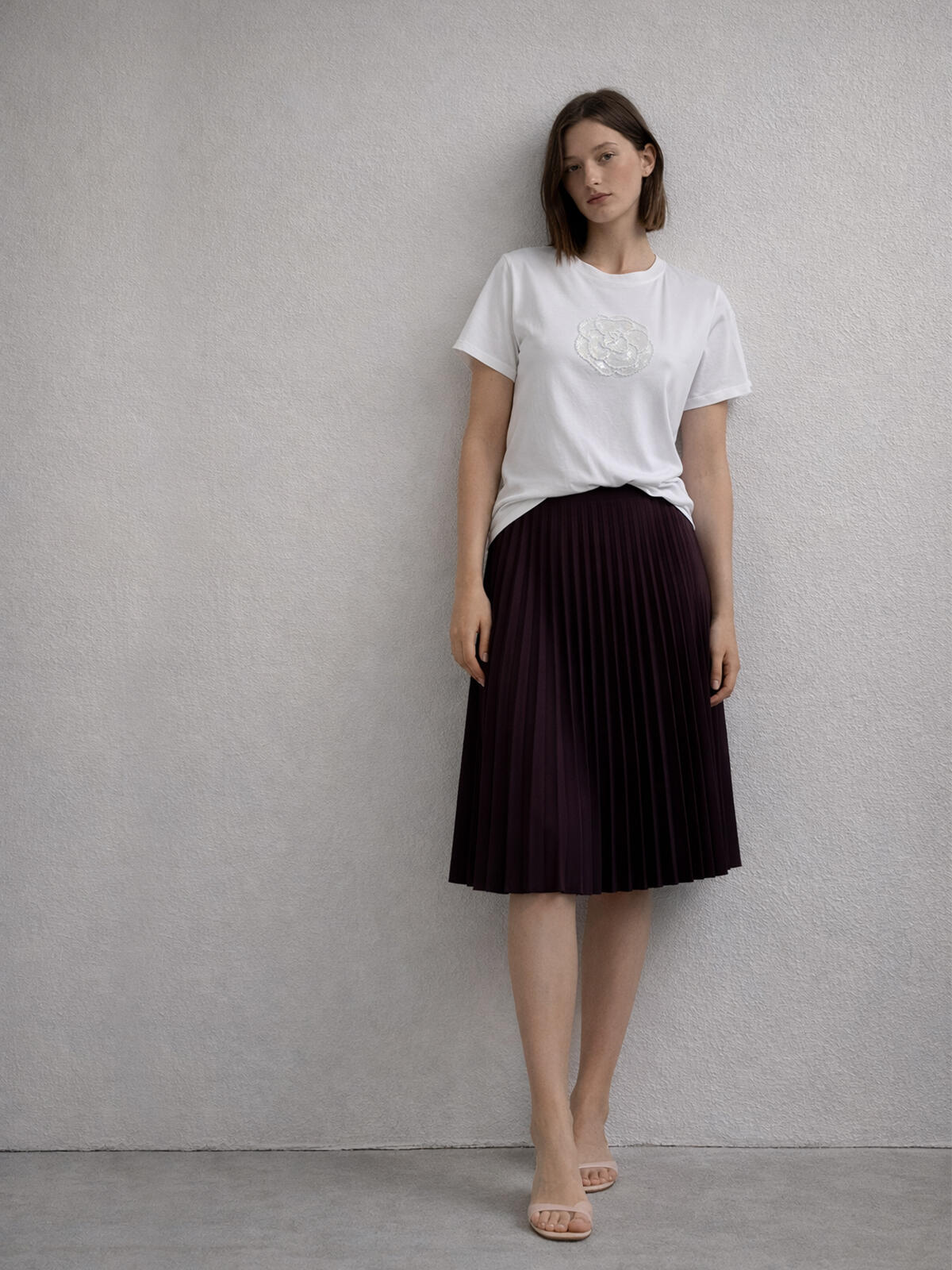 T-shirt z ozdobną aplikacją