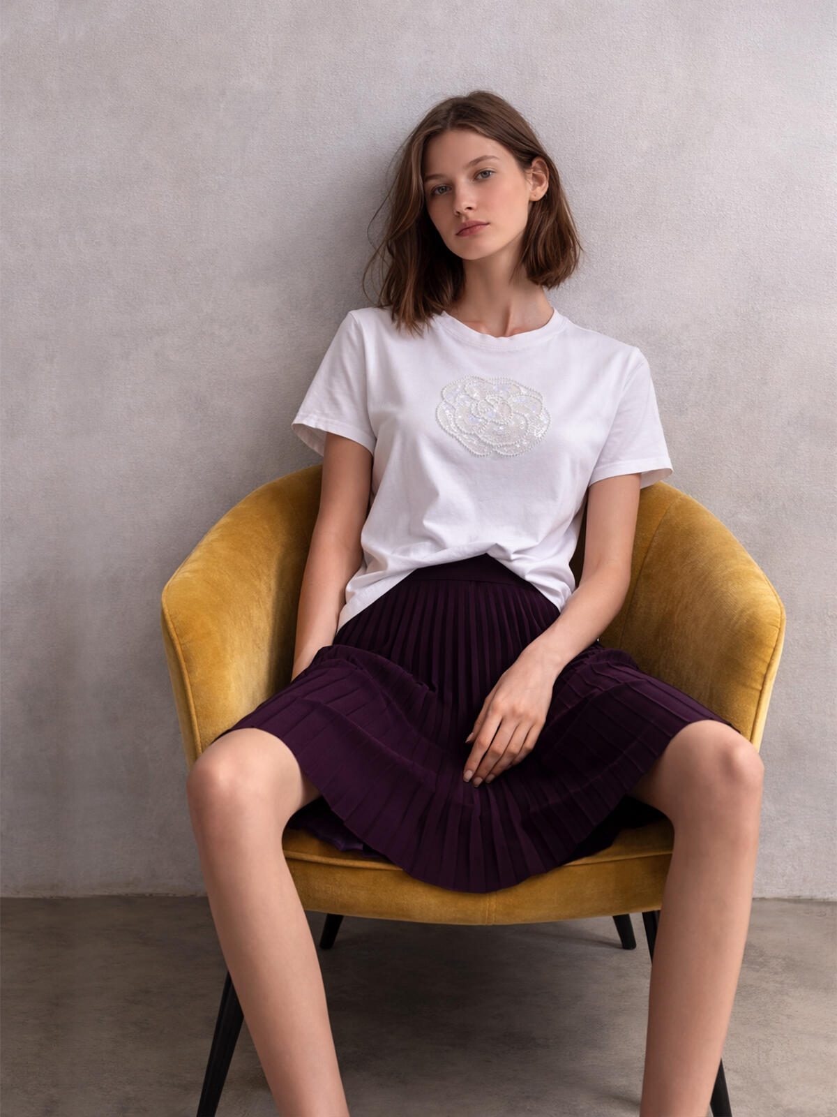 T-shirt z ozdobną aplikacją