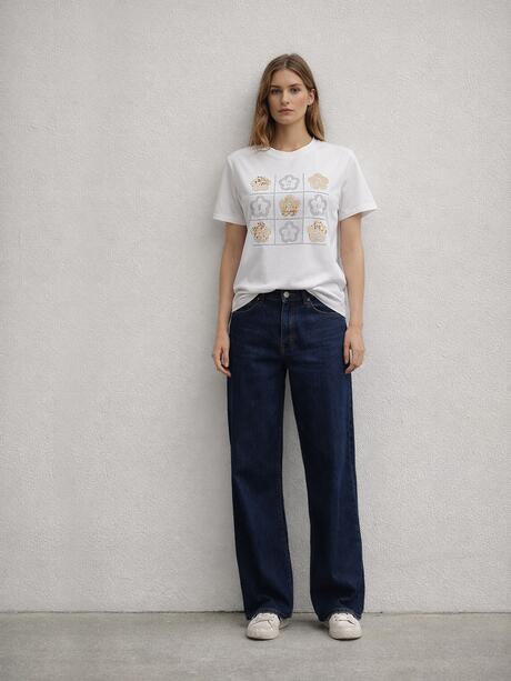 T-shirt z cekinami i kryształkami