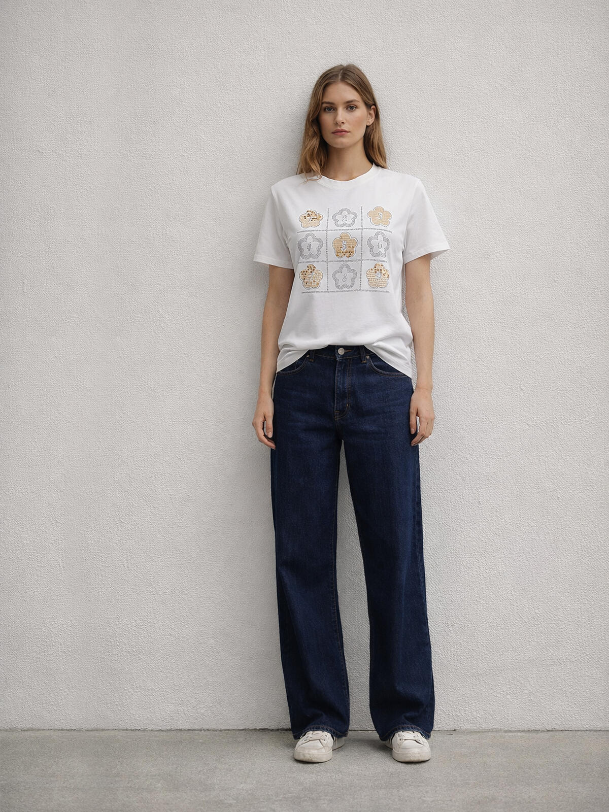 T-shirt z cekinami i kryształkami