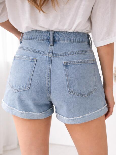 Szorty jeansowe z przetarciami