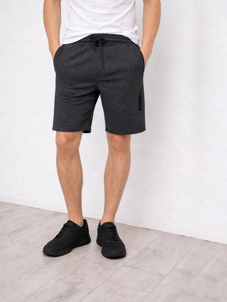 Szorty z kieszeniami