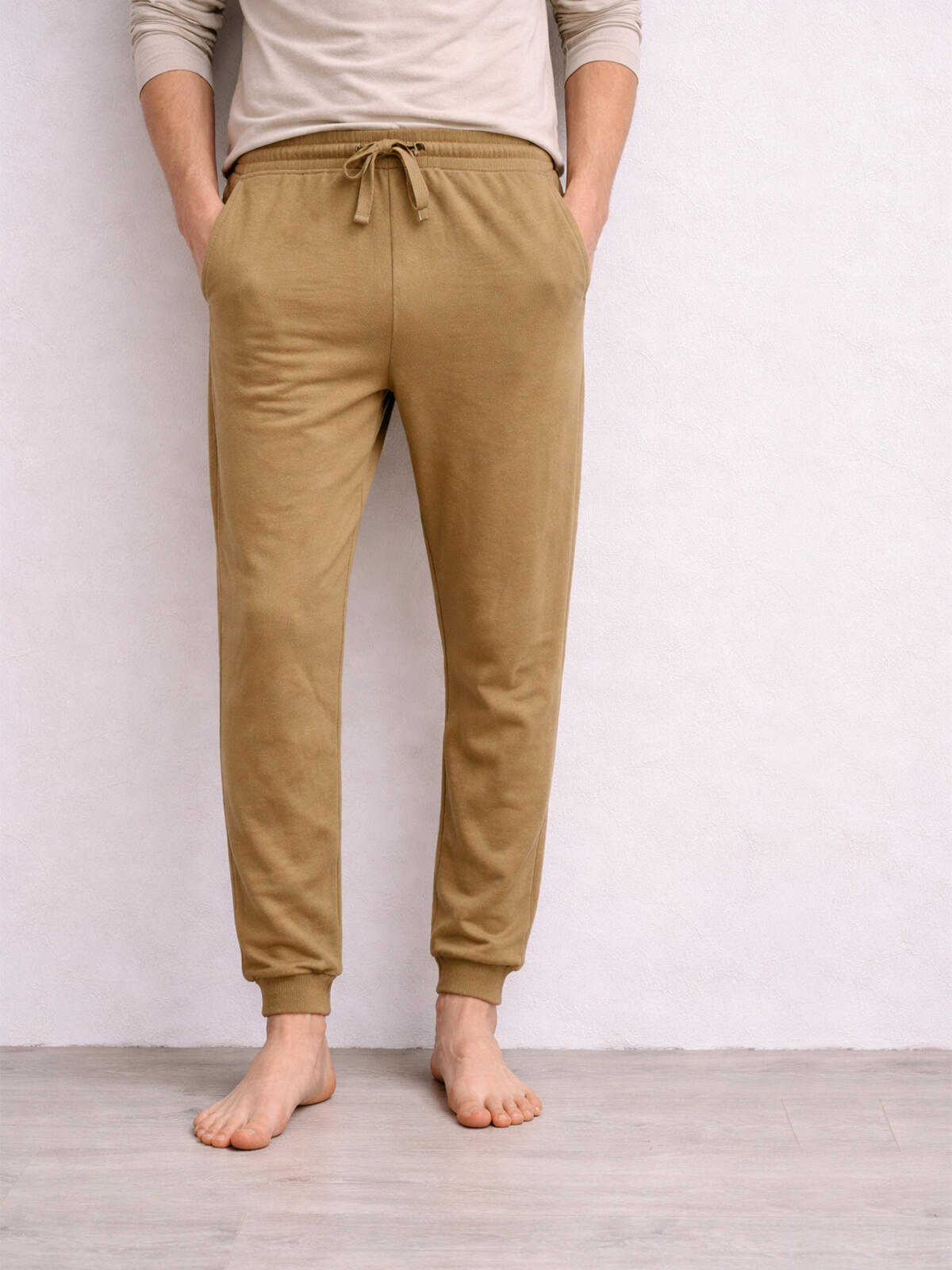 Spodnie dresowe z kieszeniami