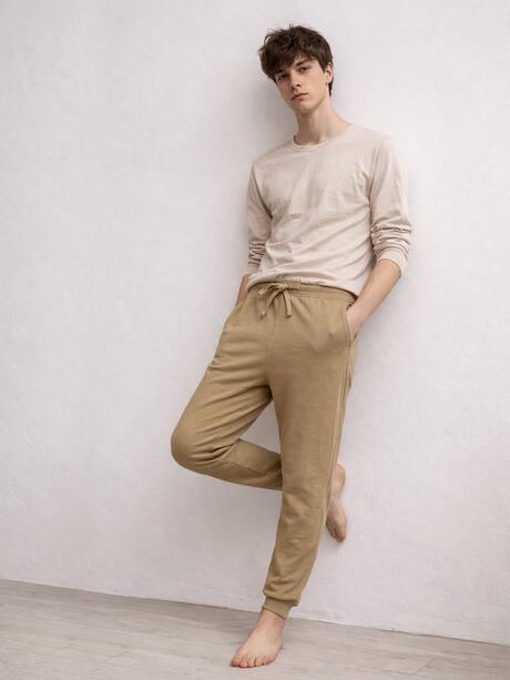 Spodnie dresowe z kieszeniami