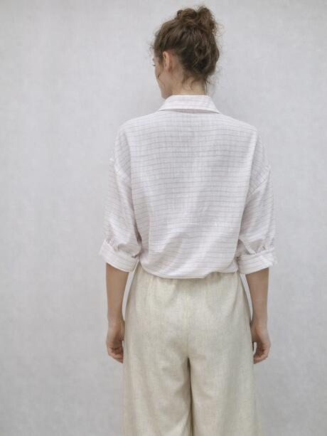 Wiązana koszula z domieszką lnu