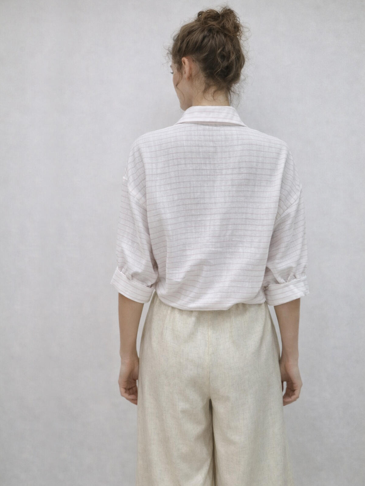 Wiązana koszula z domieszką lnu