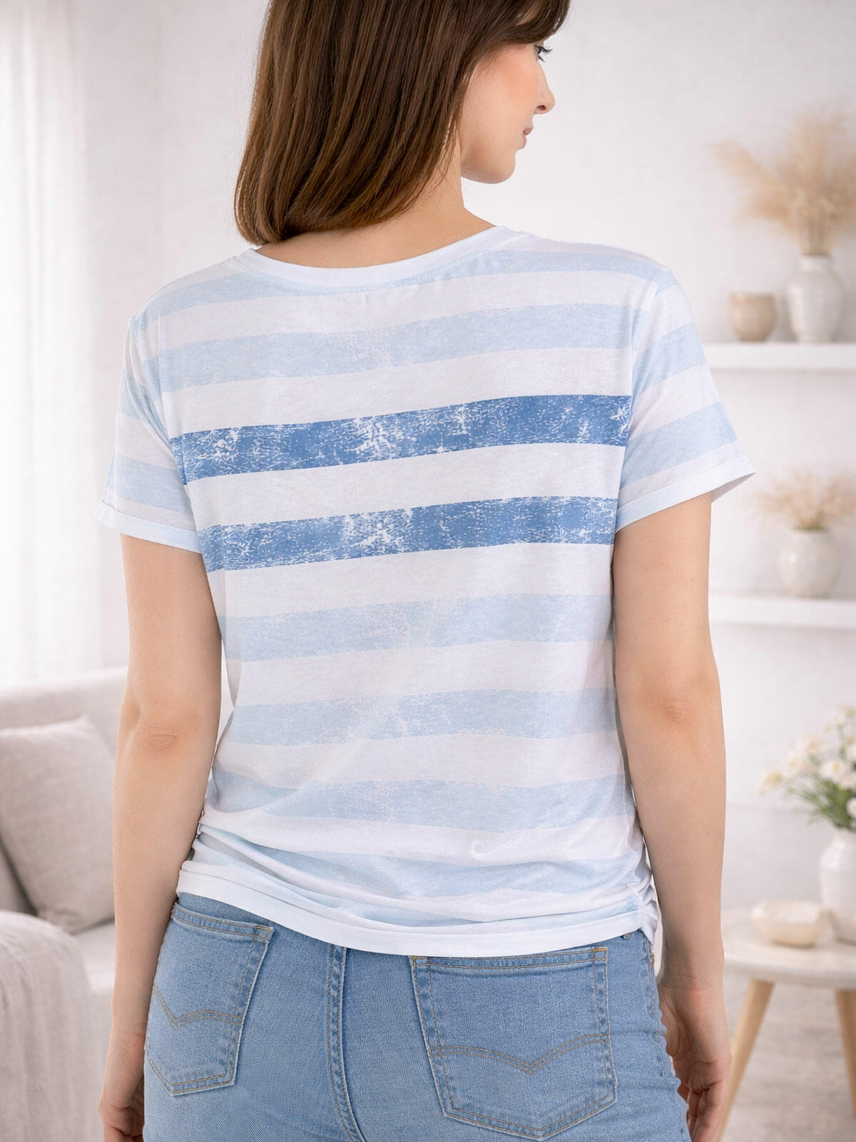 T-shirt z dekoltem w serek