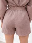Materiałowe szorty z kieszeniami