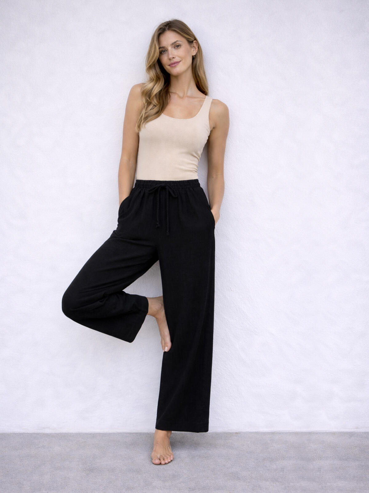 Minimalistyczne spodnie z wiskozą