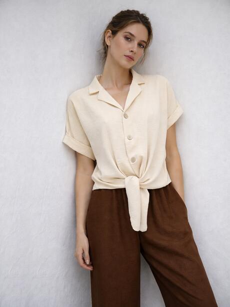 Koszula z ozdobnym wiązaniem