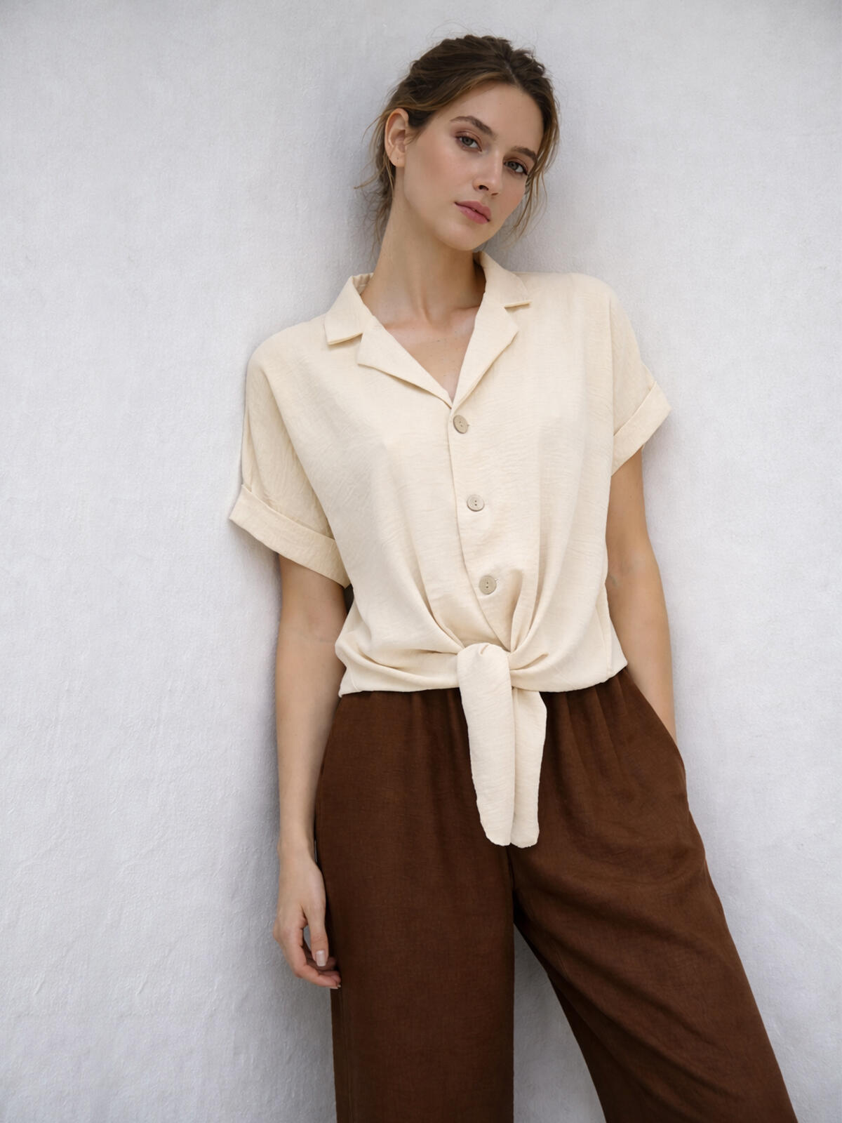 Koszula z ozdobnym wiązaniem