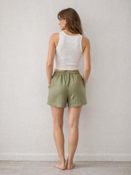Szorty z domieszką lnu