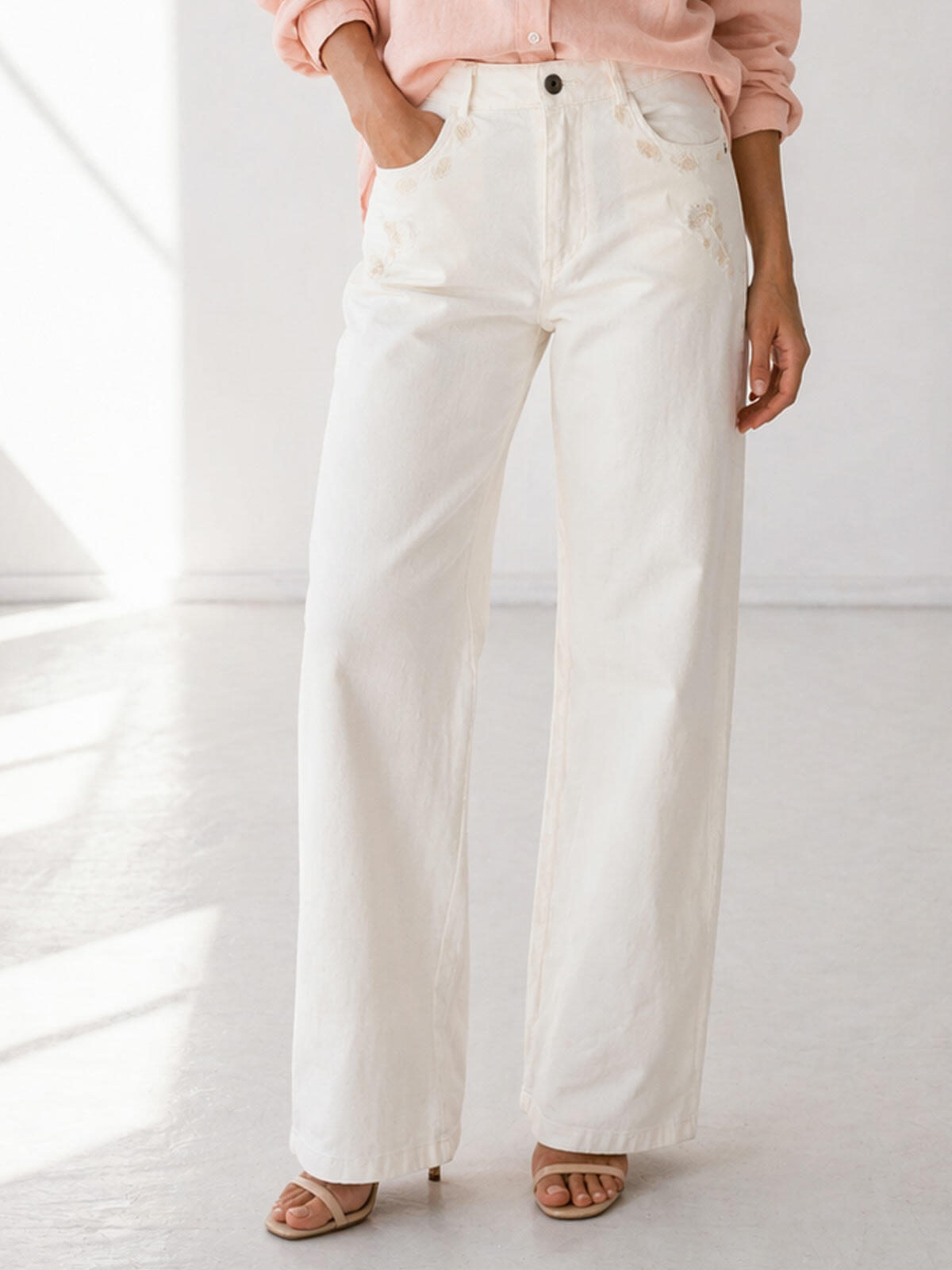 Spodnie jeansowe z haftem