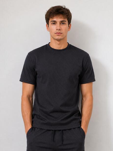 T-shirt z geometrycznym wzorem