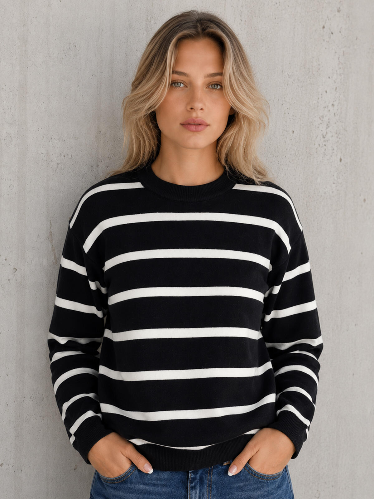 Sweter w paski z wiskozą