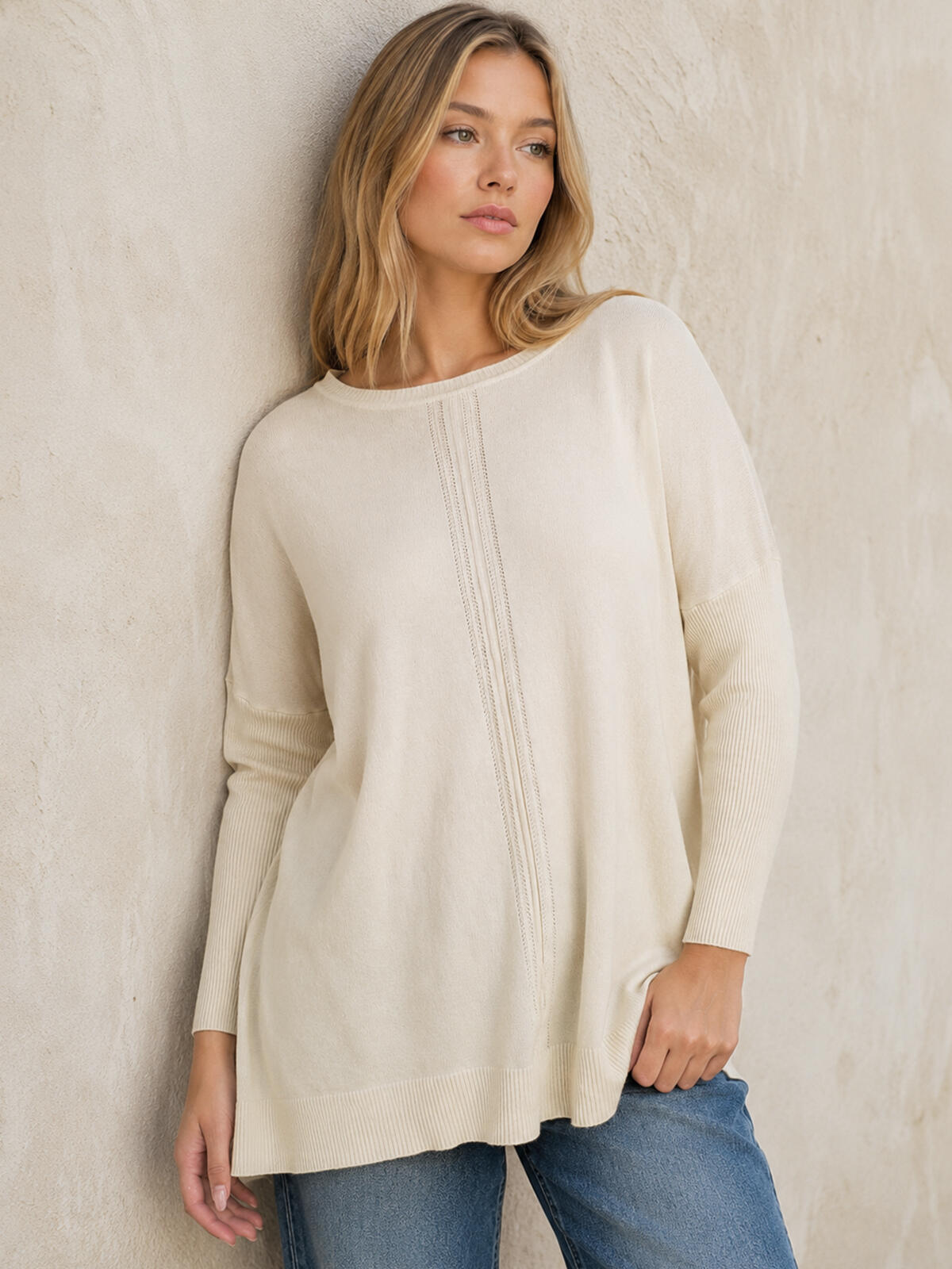 Sweter z ozdobnym akcentem