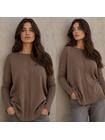 Sweter z ozdobnym akcentem