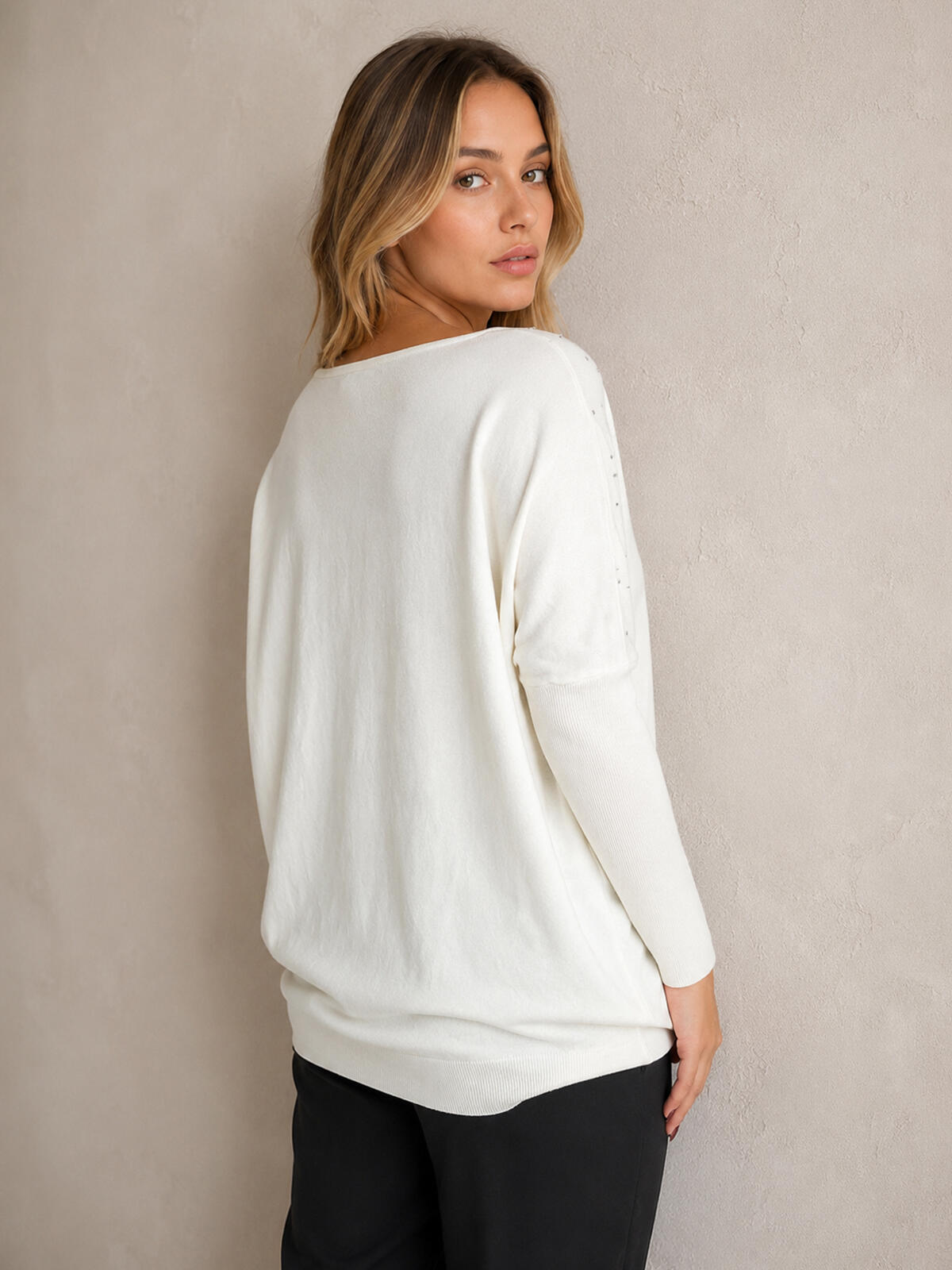 Sweter z cyrkoniami