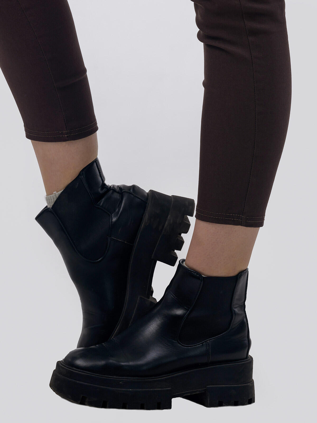 Spodnie damskie brązowe z ozdobnym paskiem