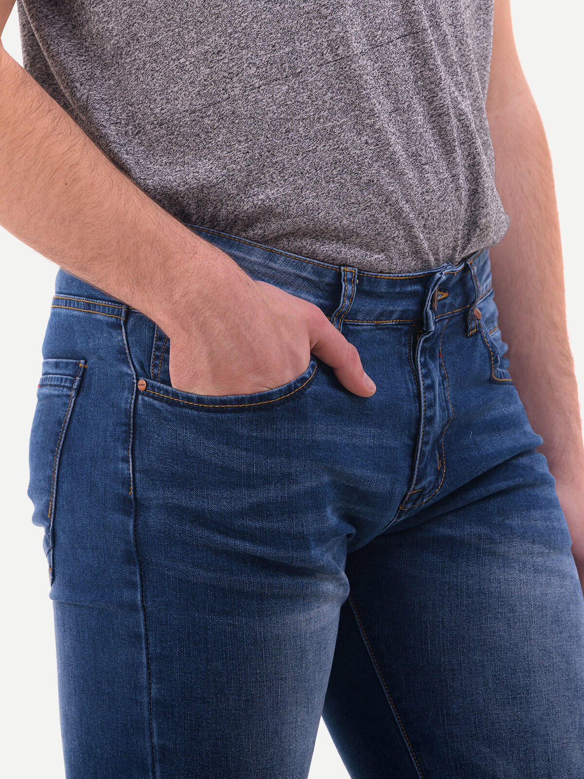 Jeansy z efektem wytarcia