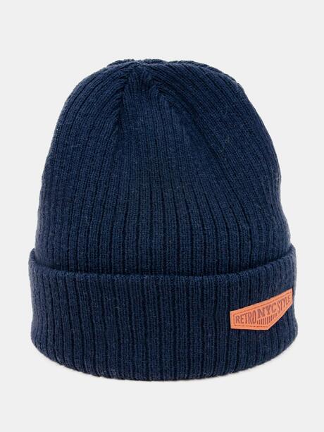 Czapka beanie z naszywką