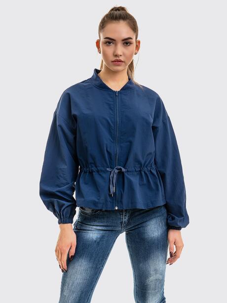 Kurtka z wiązaniem w talii