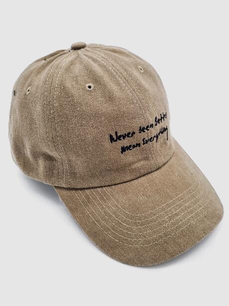 Czapka z daszkiem z nadrukiem