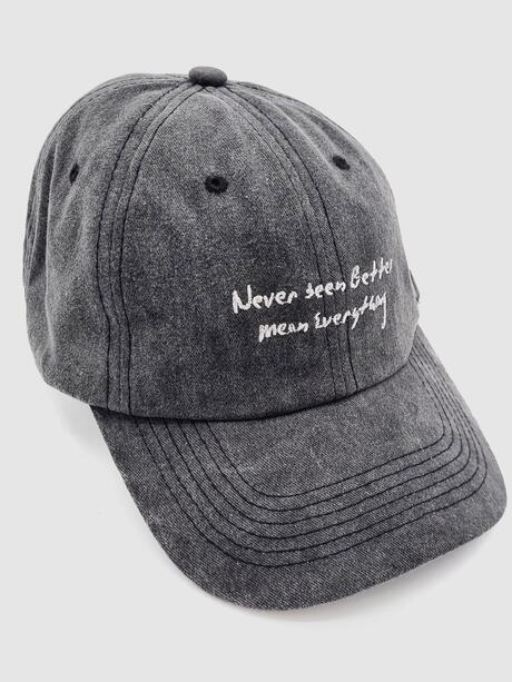 Czapka z daszkiem z nadrukiem