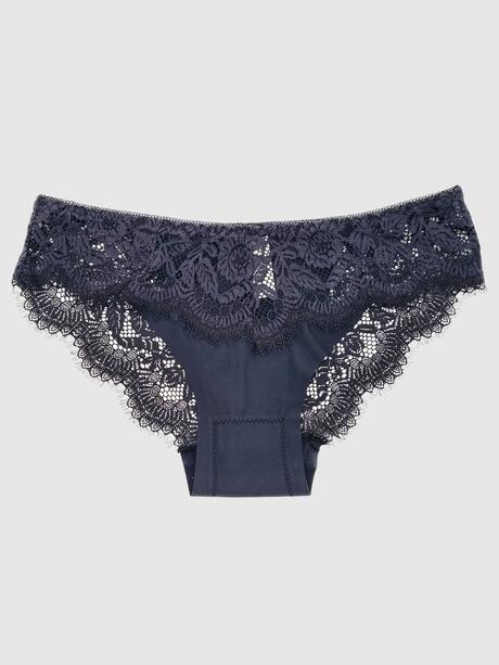 Majtki z koronkowym tyłem