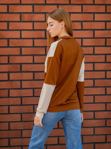 Bluza z zamkiem w dekolcie