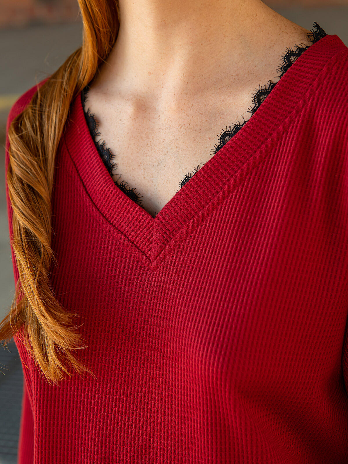 Bluzka z ozdobną koronką