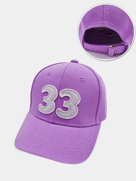 Czapka z daszkiem z naszywką