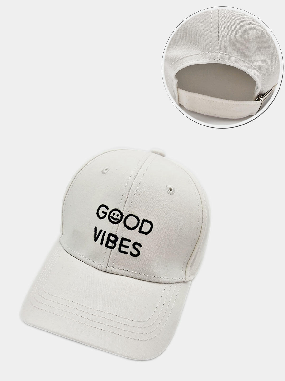 Czapka z daszkiem z haftem