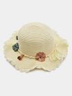 Słomkowy kapelusz w kwiaty