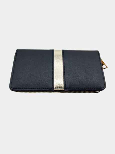 Portfel ze złotym elementem