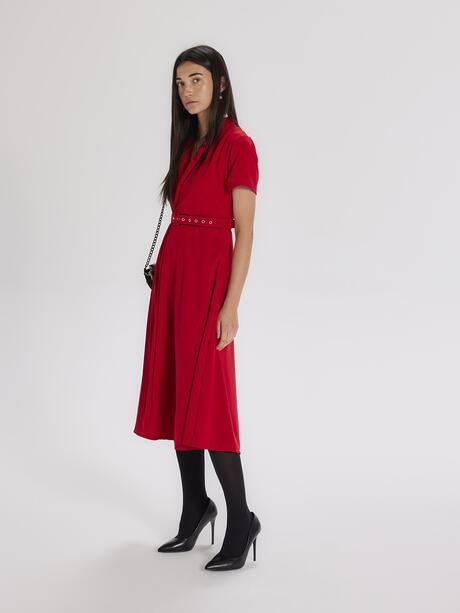 Kopertowa sukienka z paskiem