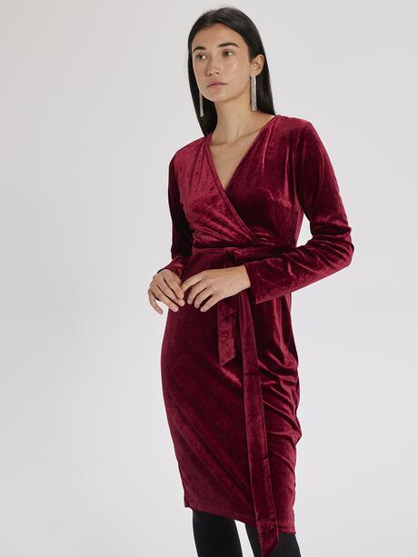 Welurowa sukienka z wiązaniem