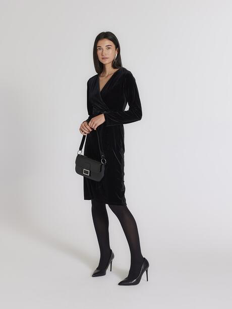 Welurowa sukienka z wiązaniem