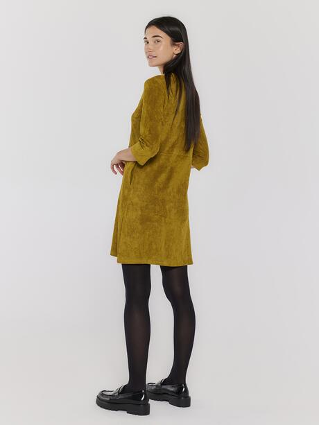 Delikatna sukienka z weluru