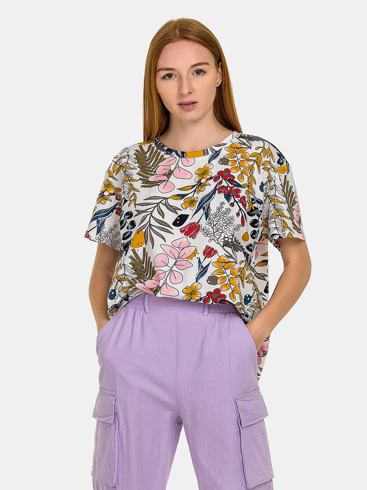 T-shirt w kwiatowy wzór