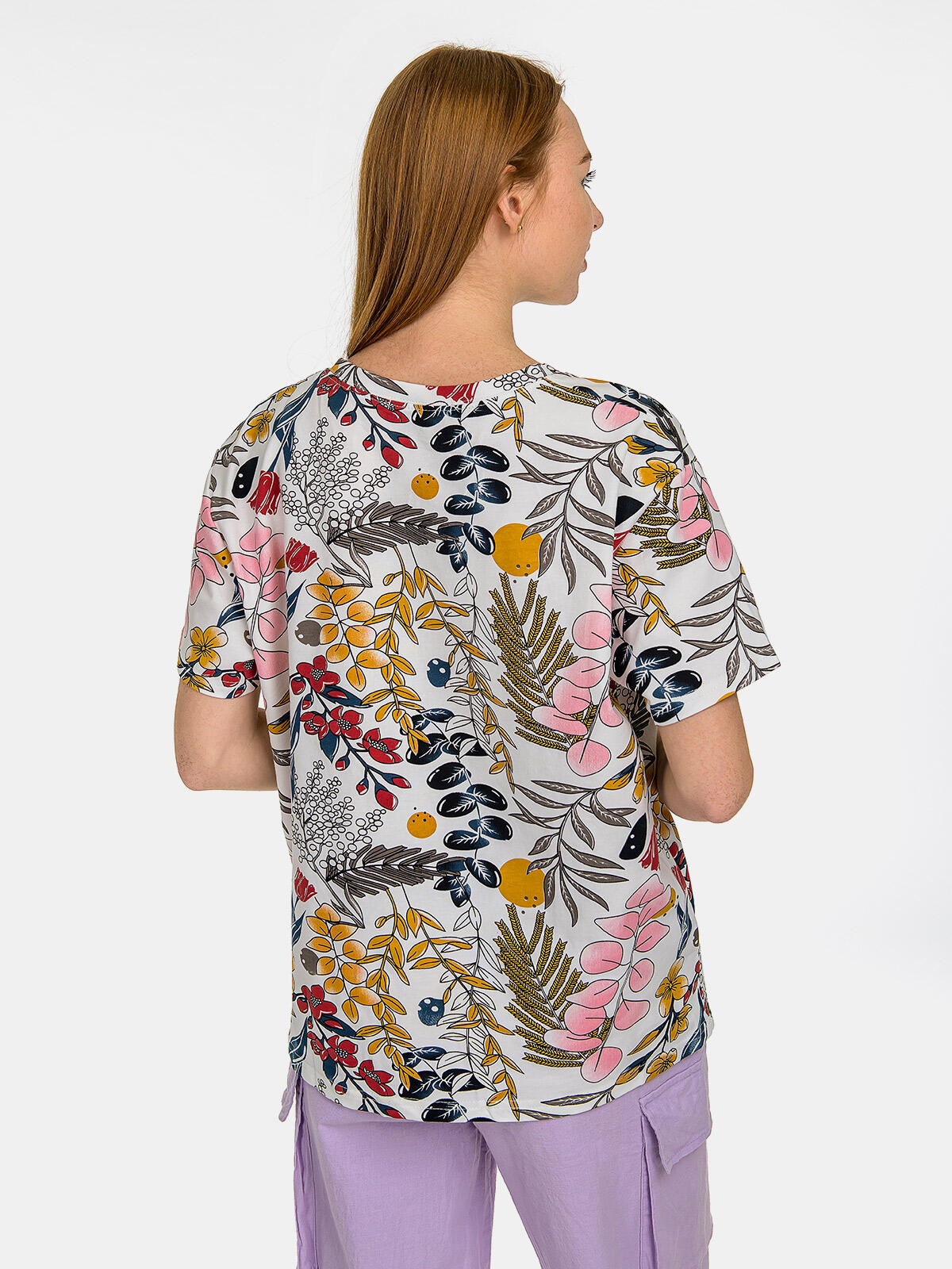 T-shirt w kwiatowy wzór